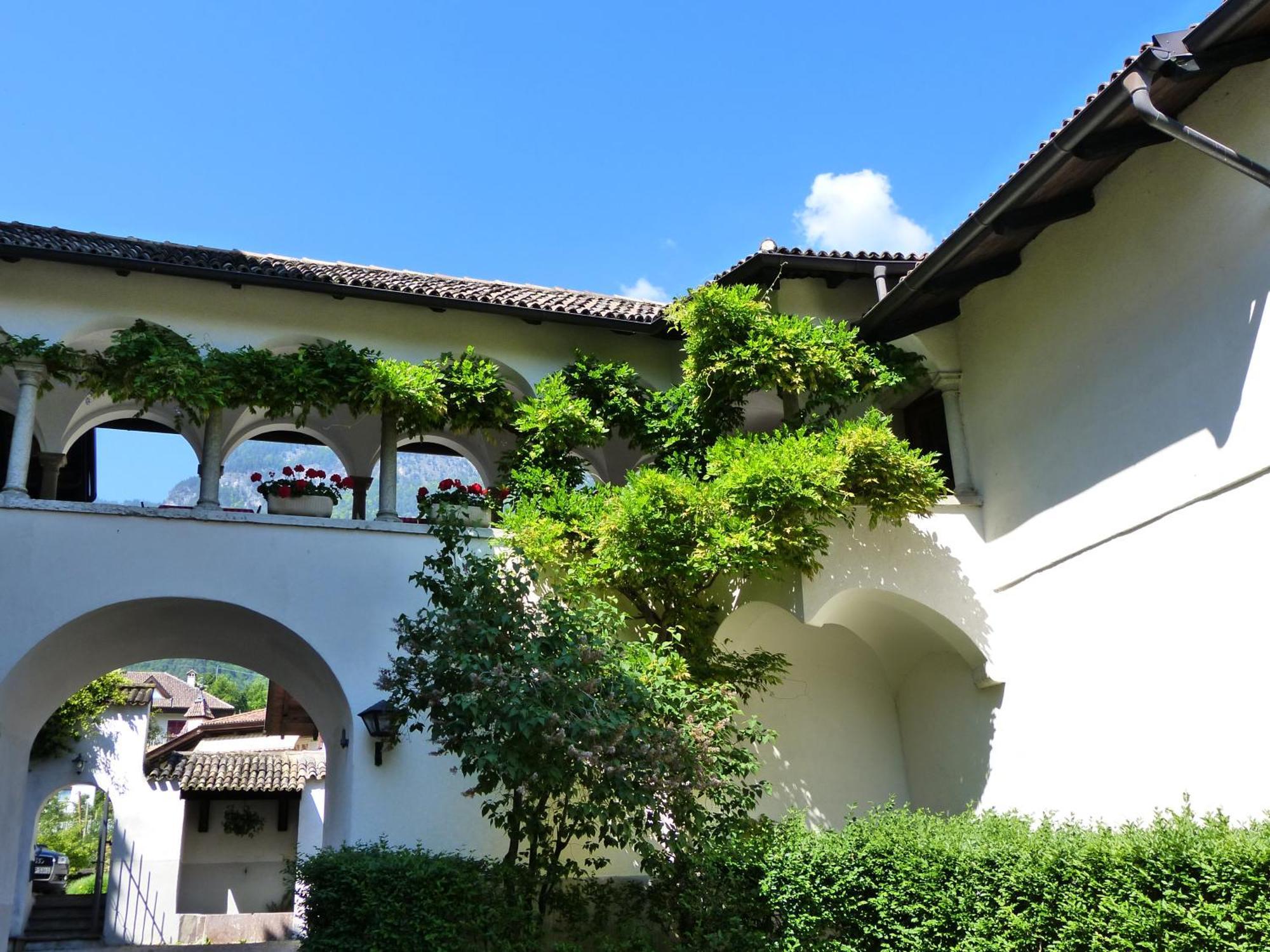 Apartments Schloss Paschbach Appiano Sulla Strada Del Vino Ngoại thất bức ảnh