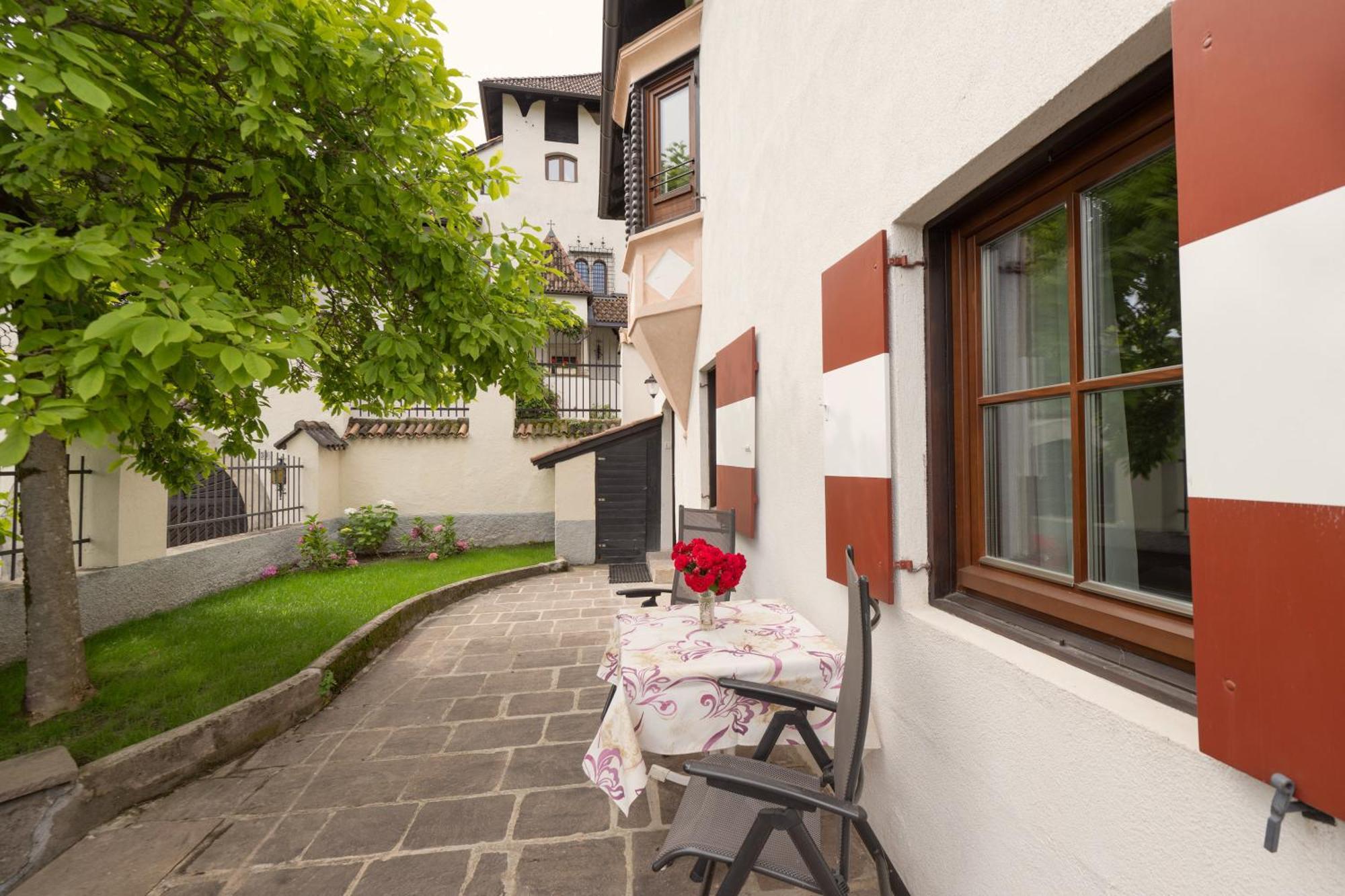 Apartments Schloss Paschbach Appiano Sulla Strada Del Vino Ngoại thất bức ảnh