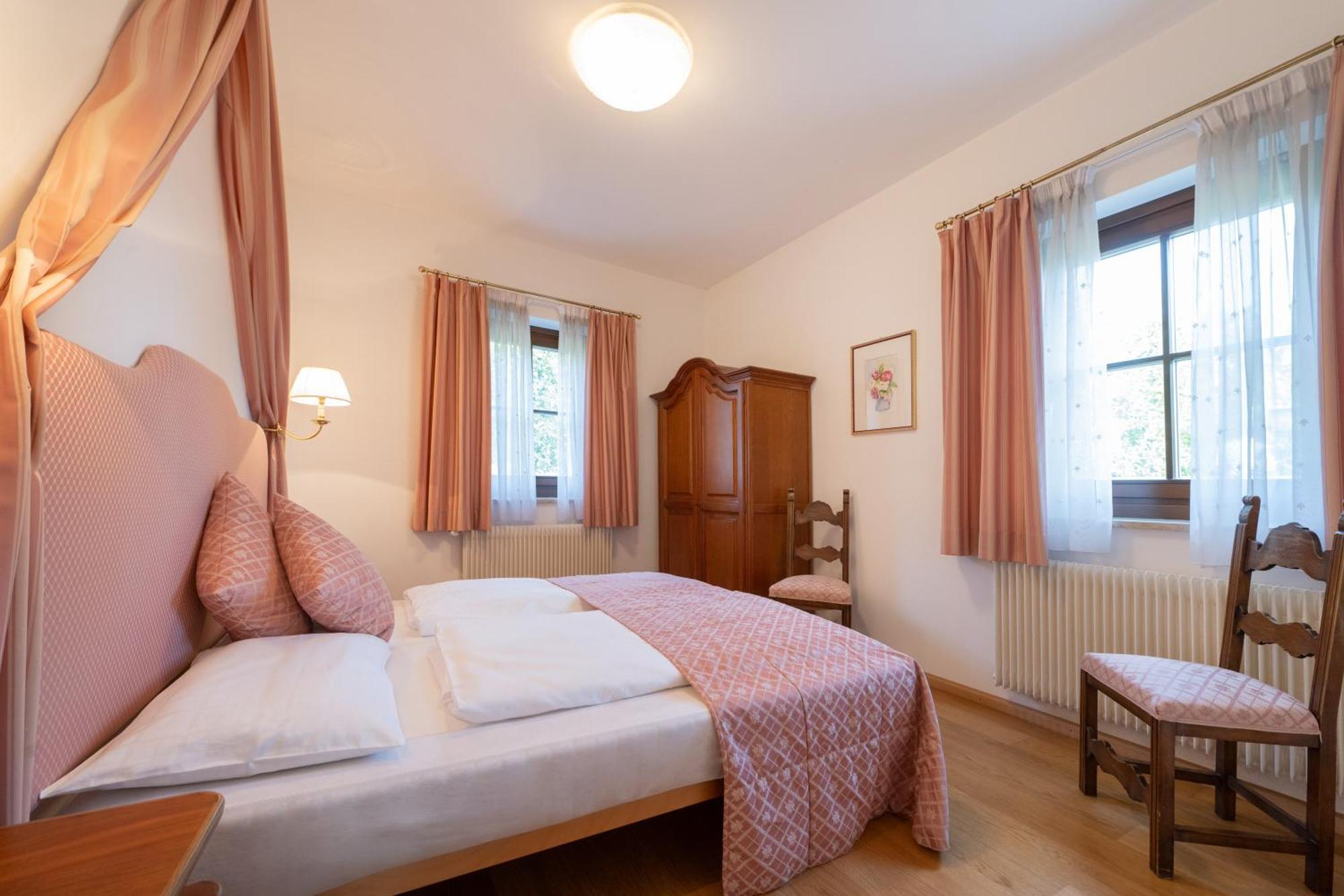 Apartments Schloss Paschbach Appiano Sulla Strada Del Vino Ngoại thất bức ảnh