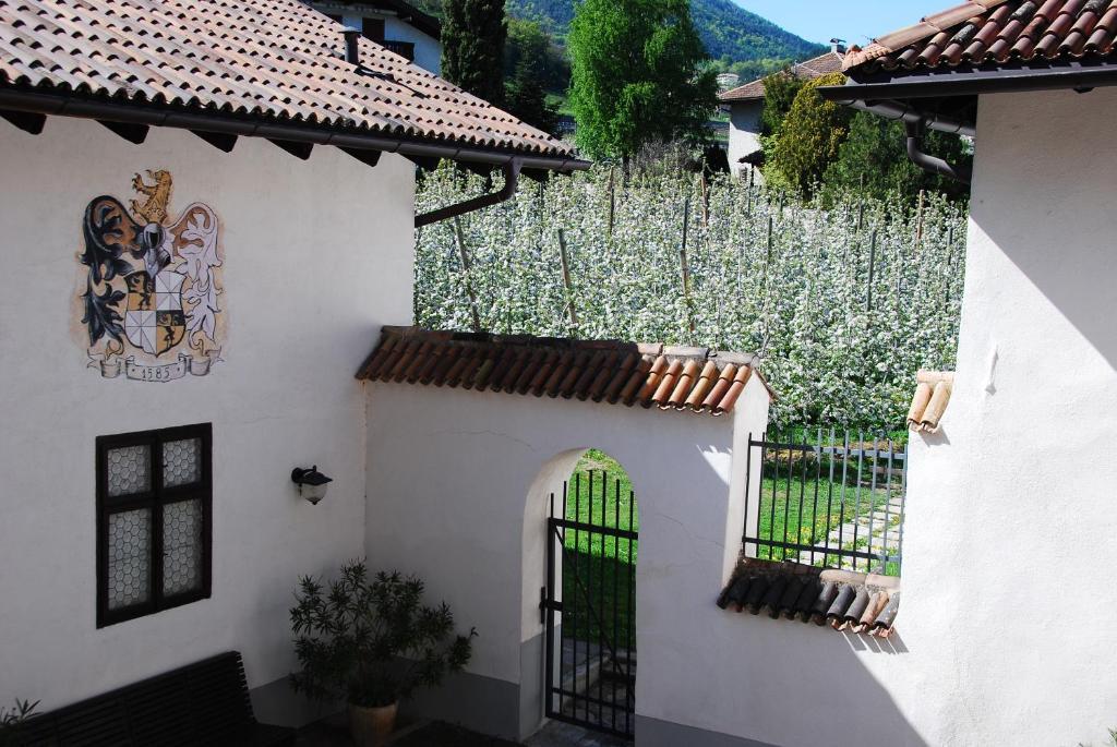 Apartments Schloss Paschbach Appiano Sulla Strada Del Vino Ngoại thất bức ảnh