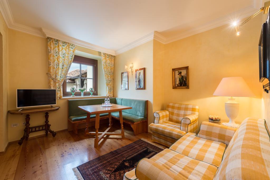 Apartments Schloss Paschbach Appiano Sulla Strada Del Vino Ngoại thất bức ảnh
